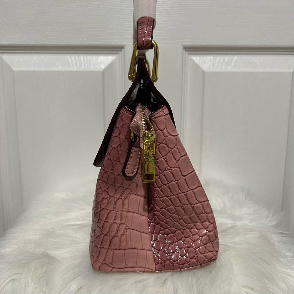 💗 *NWT* Elegant Pink Crocodile‎ Pattern Handbag - Picture 4 of 7